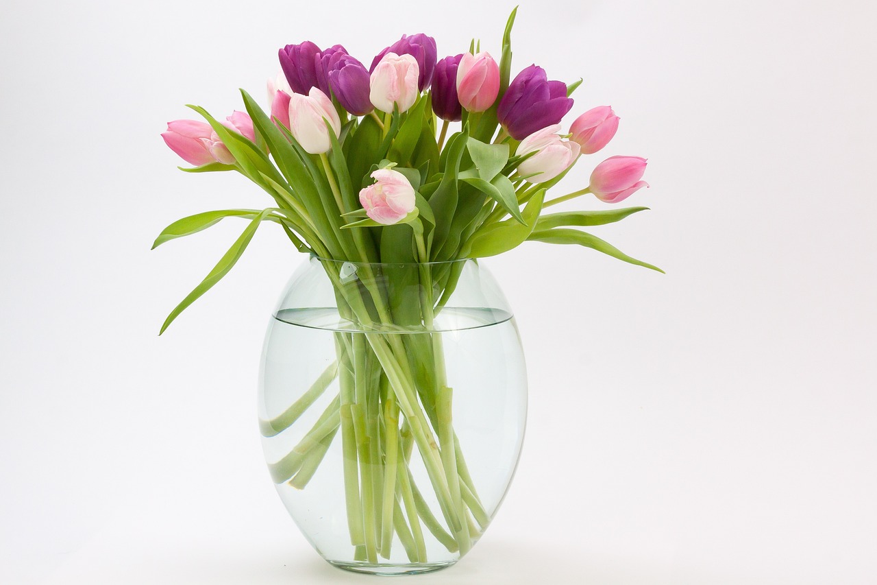 Beautiful DIY Vases to Adorn Your Space